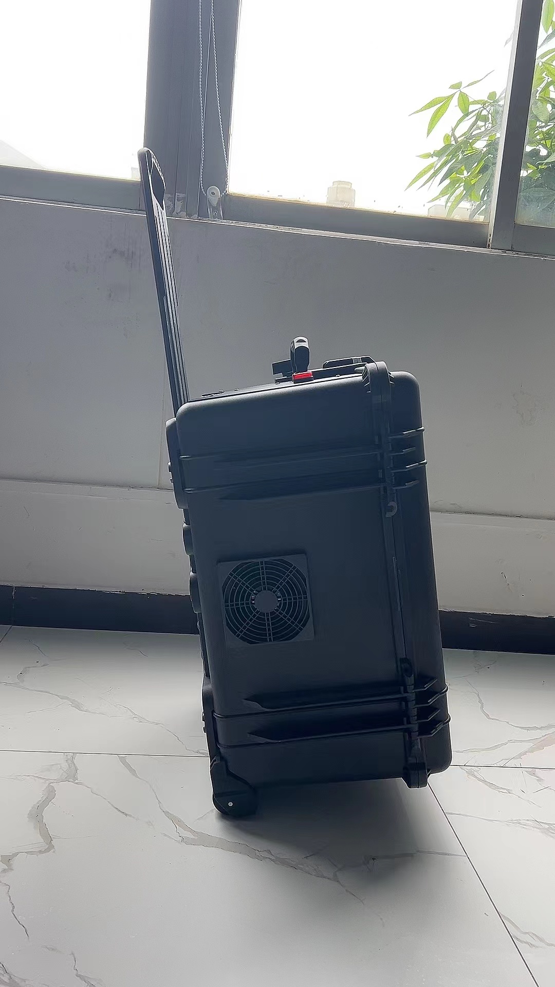 莎车手拉箱型移动通信干扰器